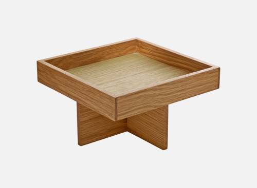 Stand  square raised Eiche/Oak H: 8cm, 18x18cm
