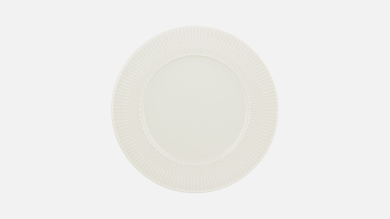 Flacher runder Teller mit Rand geprägt 23,3 cm